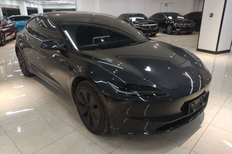 Tesla Model 3 2025 car image #4
