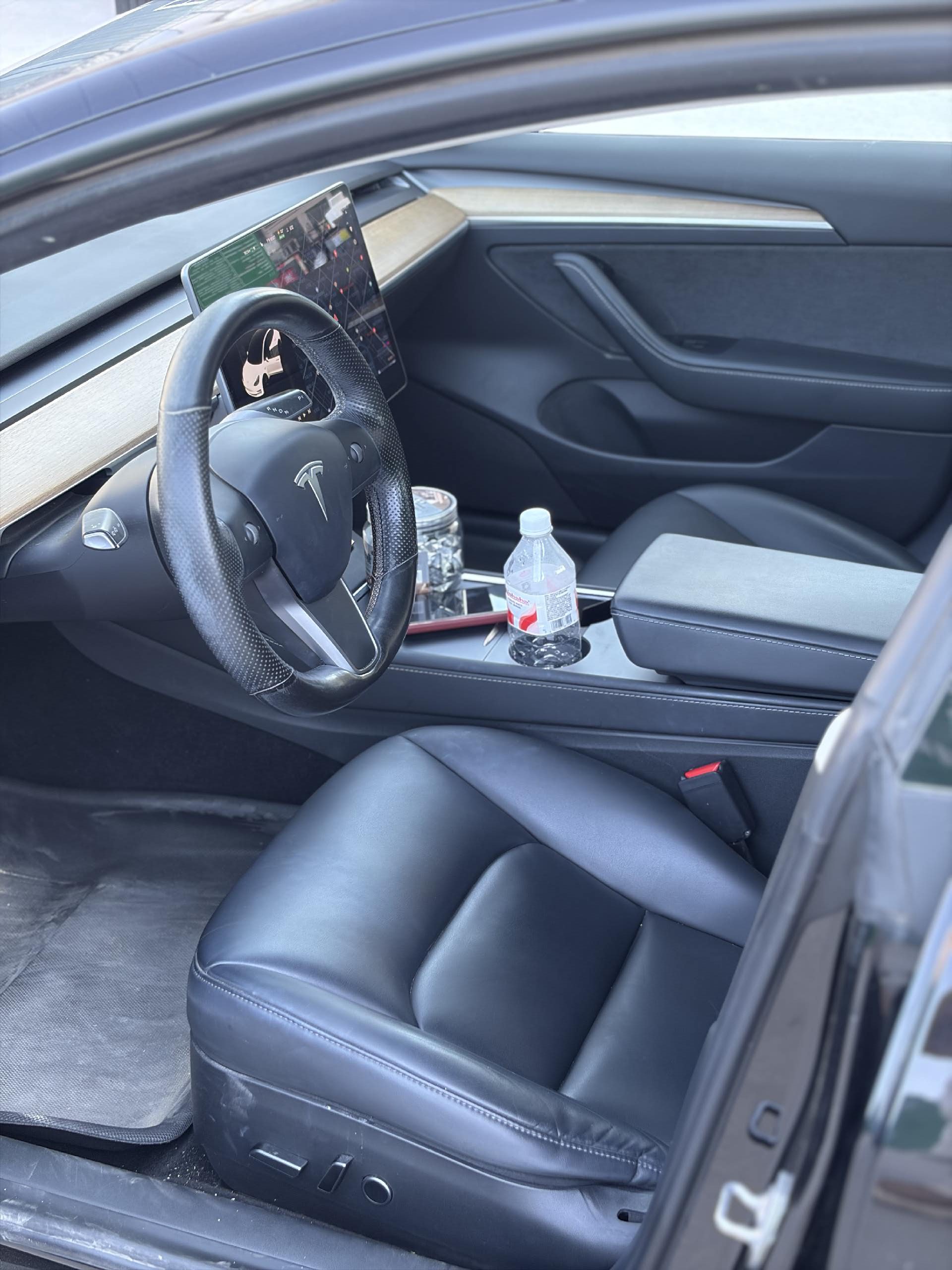 Tesla Model 3 2021 car image #2