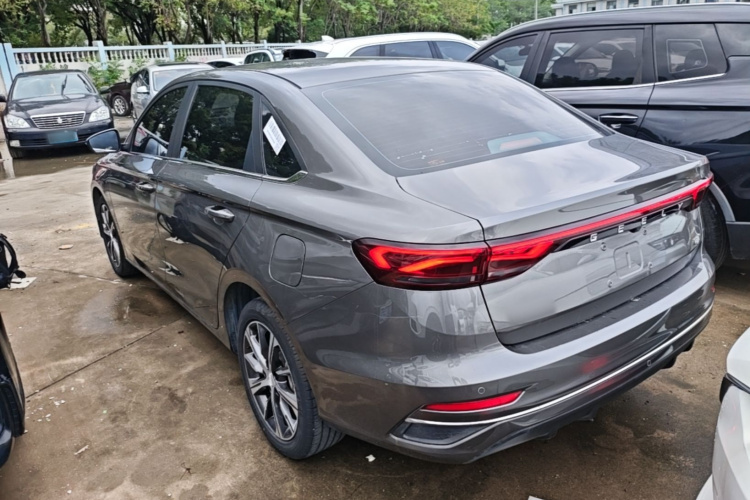 GEELY Emgrand 2022 immagine di auto #5