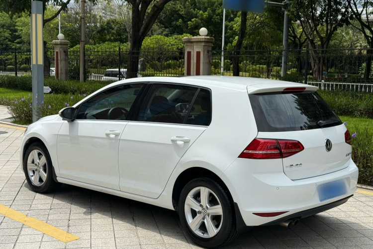 Volkswagen Golf 2015 car image #5