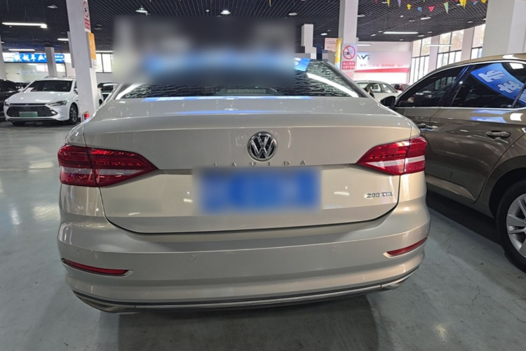 Volkswagen Lavida 2019 car image #6