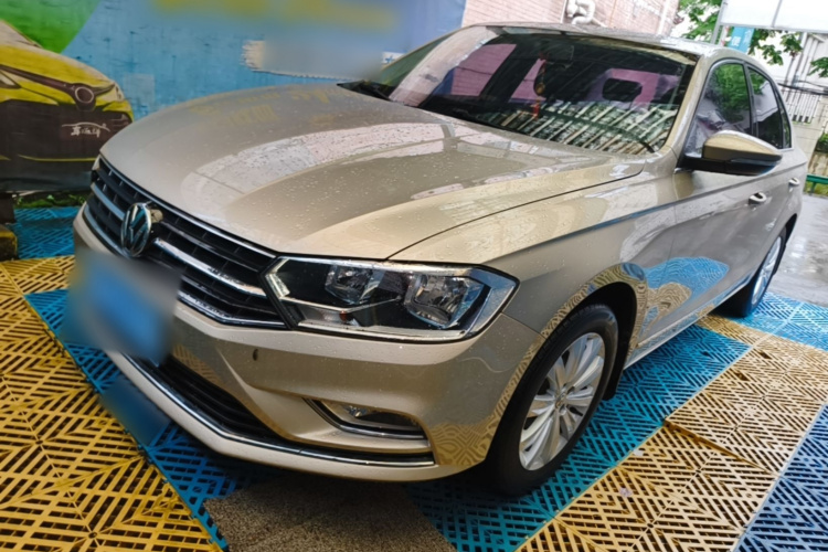 Volkswagen Bora 2017 car image #2