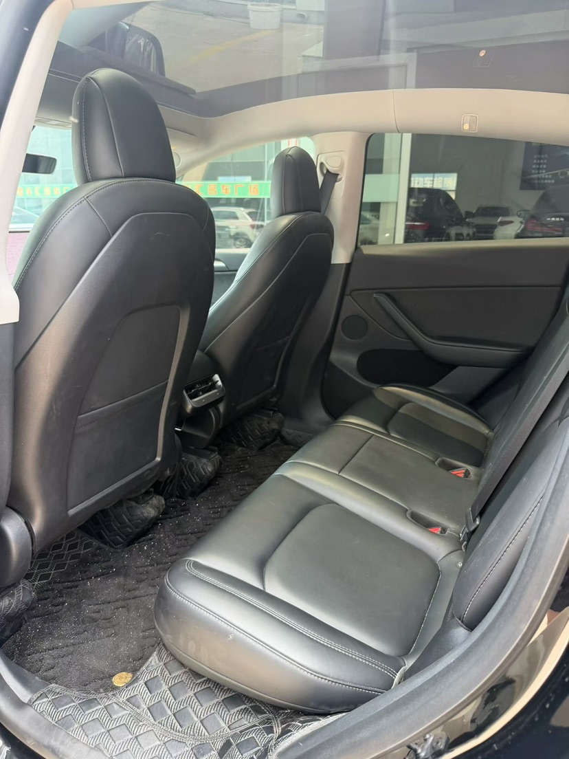 Tesla Model Y 2022 car image #5