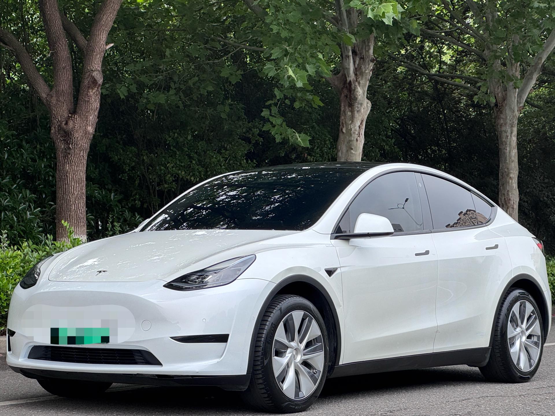 Tesla Model Y 2022 Tesla Model Y 2022 car image