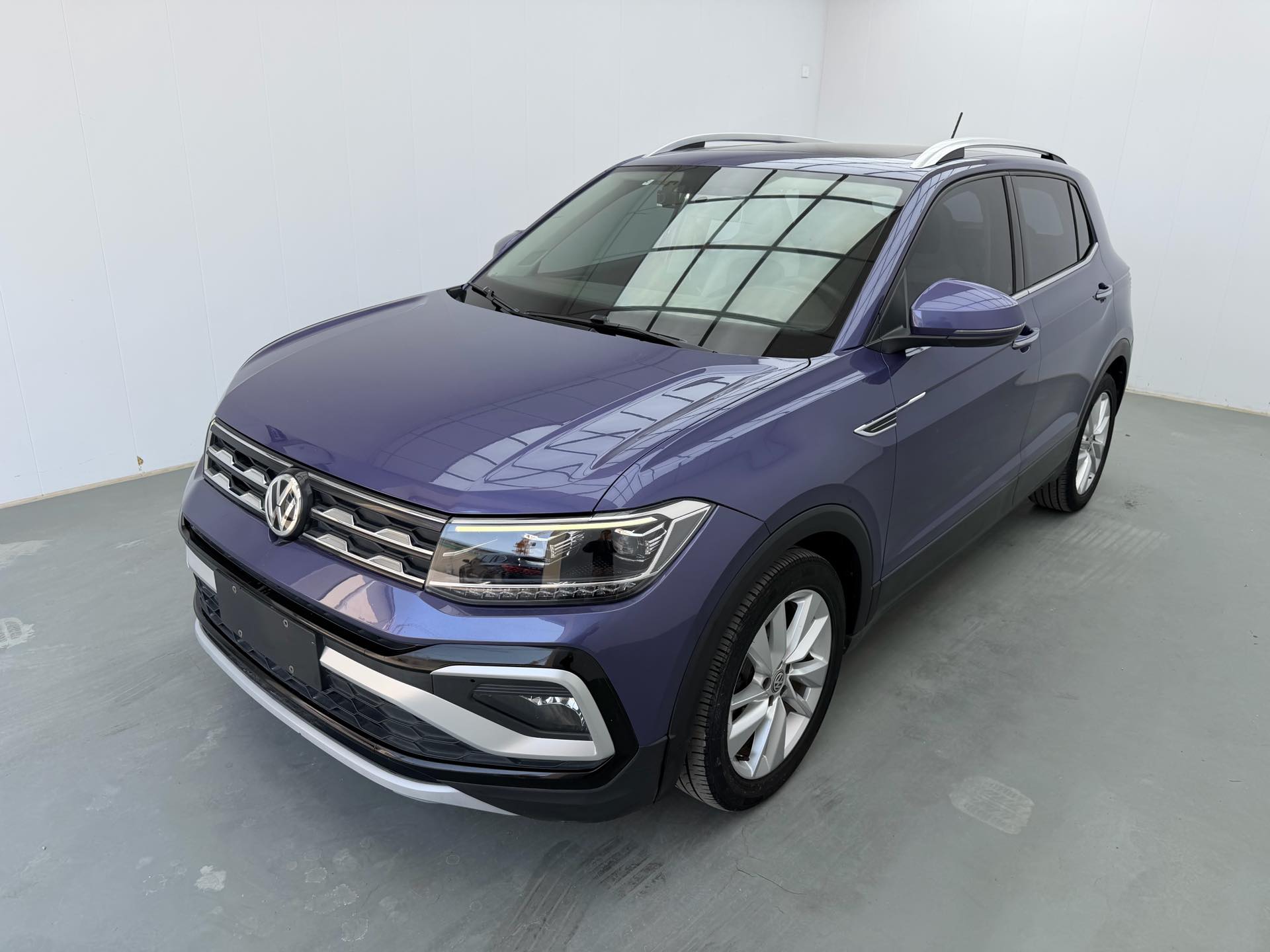 Volkswagen T-Cross 2019 Volkswagen T-Cross 2019 car image