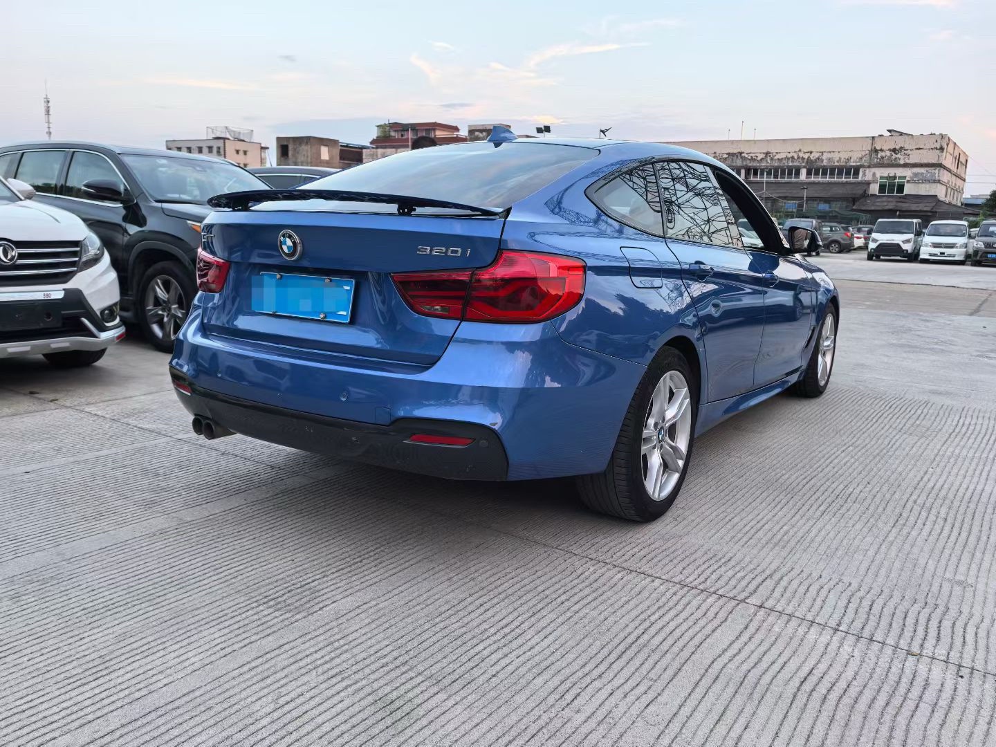 BMW 3 Series GT 2017 #8 BMW 3 Series GT 2017 car image #8