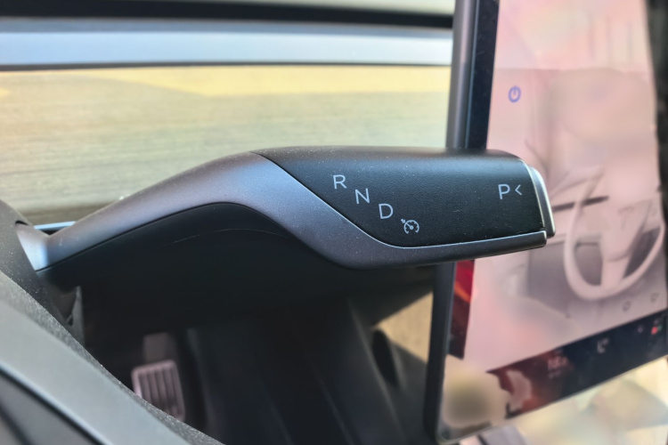 Tesla Model Y 2022 imagen de coche #18