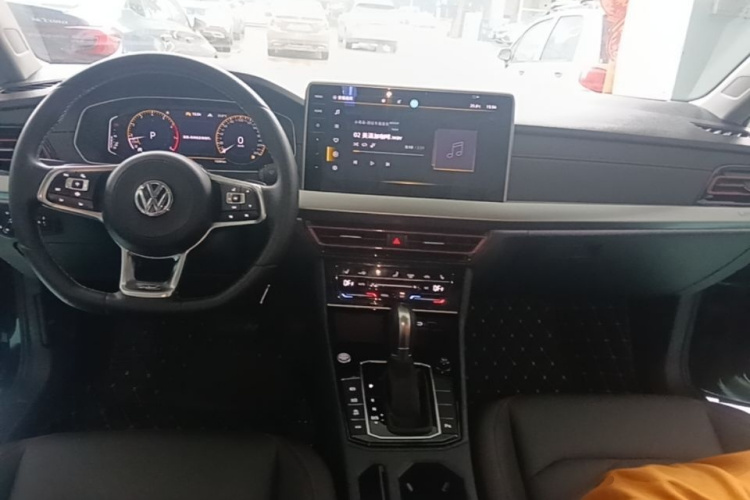 Volkswagen Lavida 2025 car image #10
