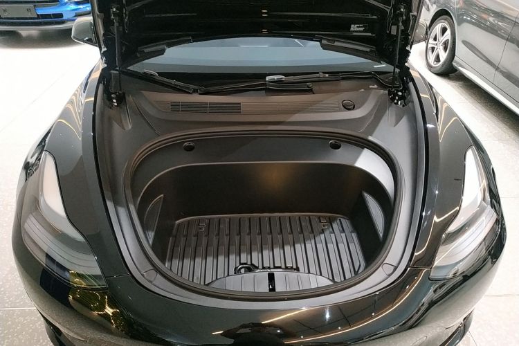 Tesla Model 3 2022 car image #20