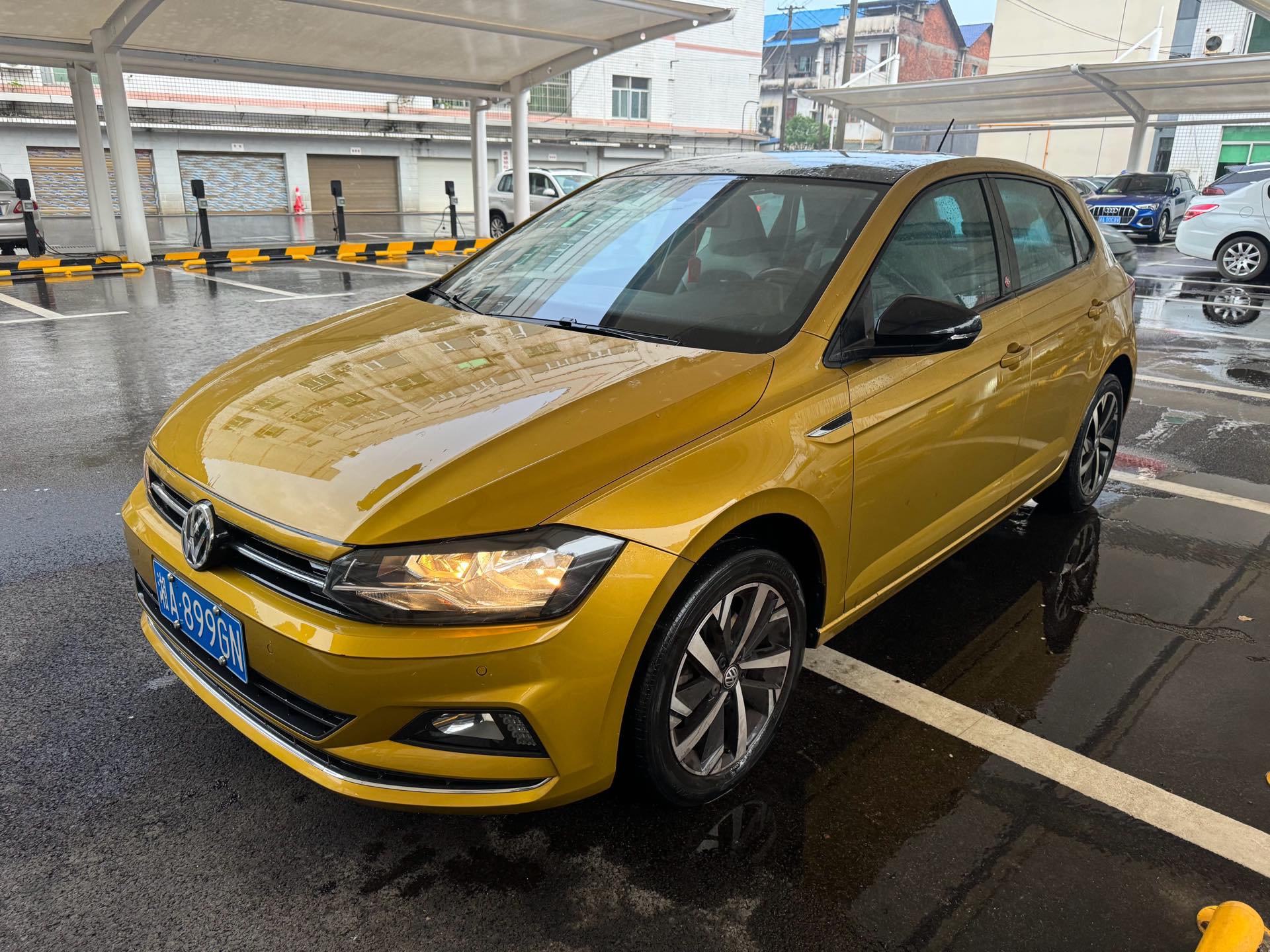 Volkswagen Polo 2019 car image 