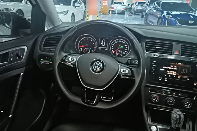 Volkswagen Golf 2020 #15 Volkswagen Golf 2020 car image #15