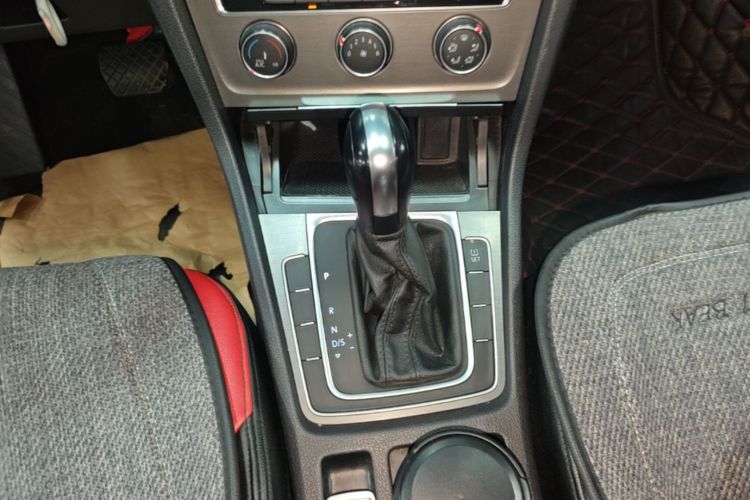 Volkswagen Golf 2015 car image #14