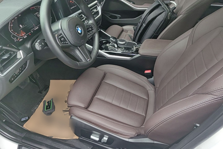 BMW 3 Series 2020 car image #19