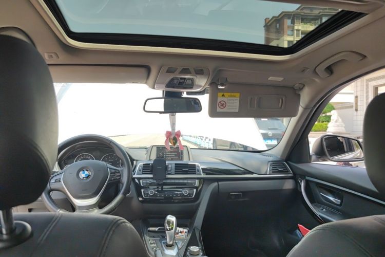 BMW 3 Series 2017 car image #20