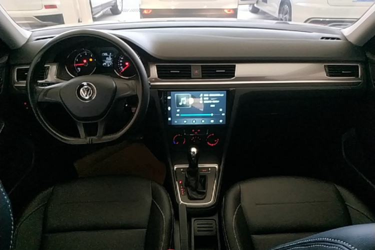 Volkswagen Bora 2020 car image #10