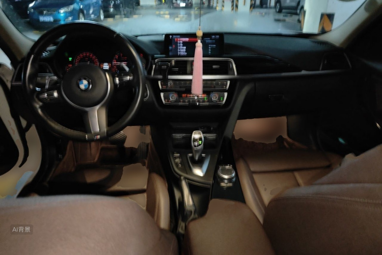 BMW 3 Series 2019 car image #11