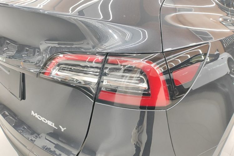 Tesla Model Y 2024 #8 Tesla Model Y 2024 car image #8