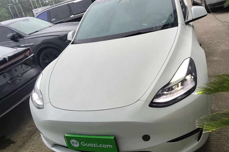 Tesla Model Y 2023 car image #3