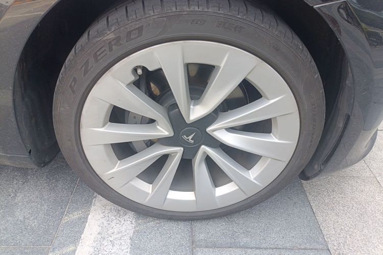 Tesla Model 3 2023 car image #6