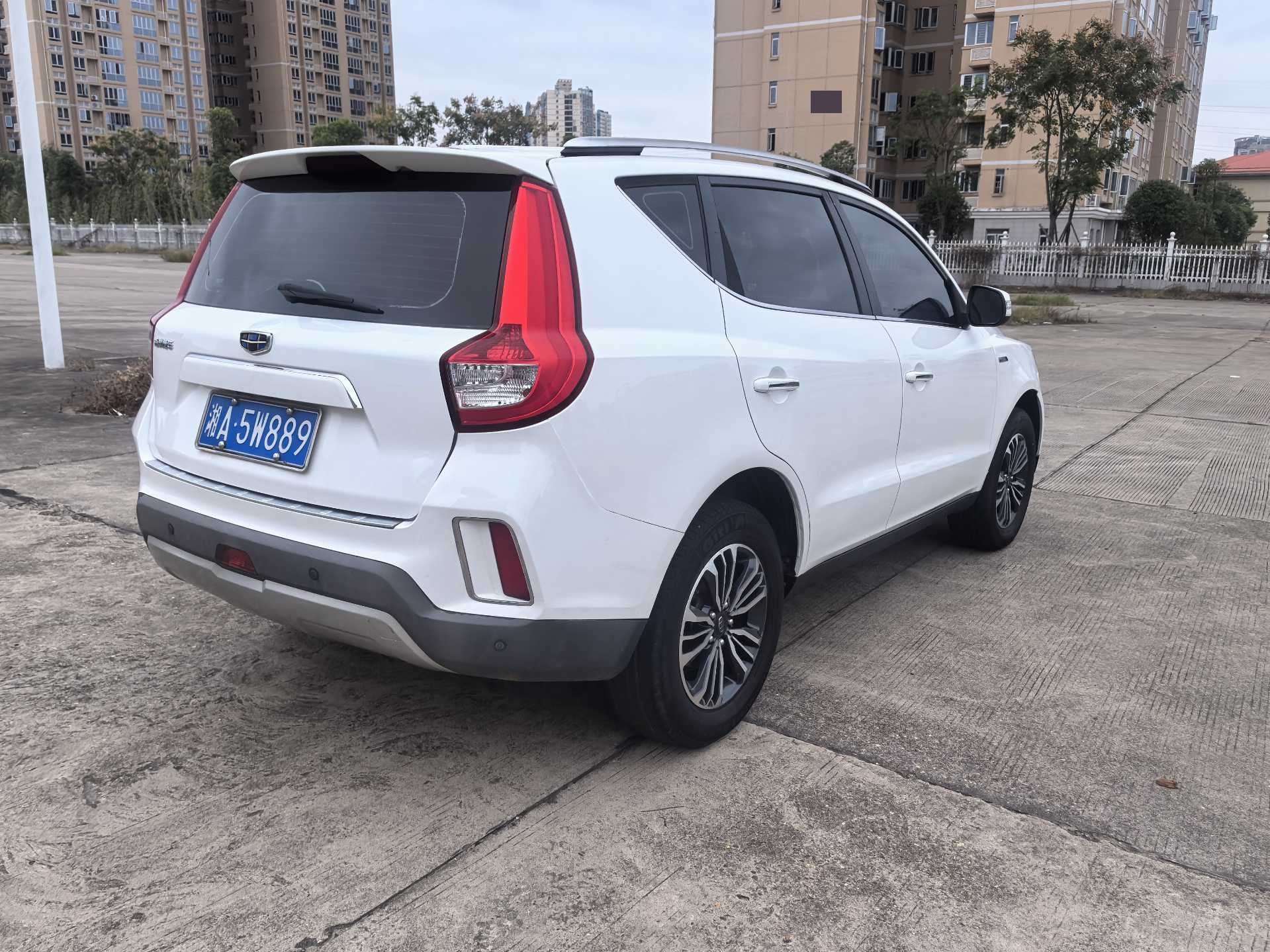 GEELY Vision X6 2017 immagine di auto #2