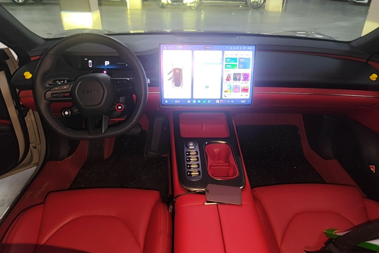 MI SU7 2025 car image #10