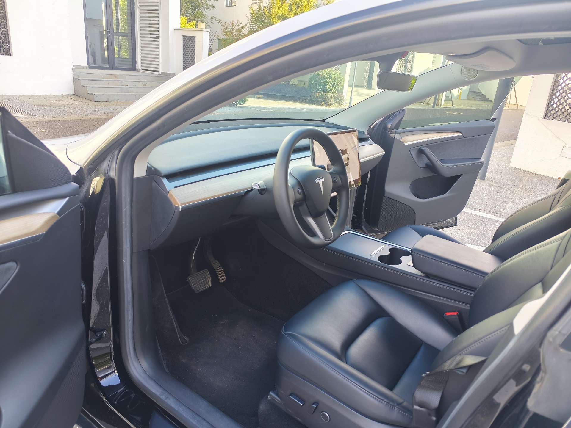 Tesla Model Y 2023 imagem de carro #4