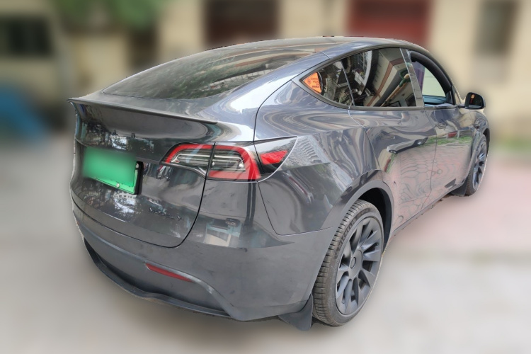 Tesla Model Y 2024 #5 Tesla Model Y 2024 immagine di auto #5