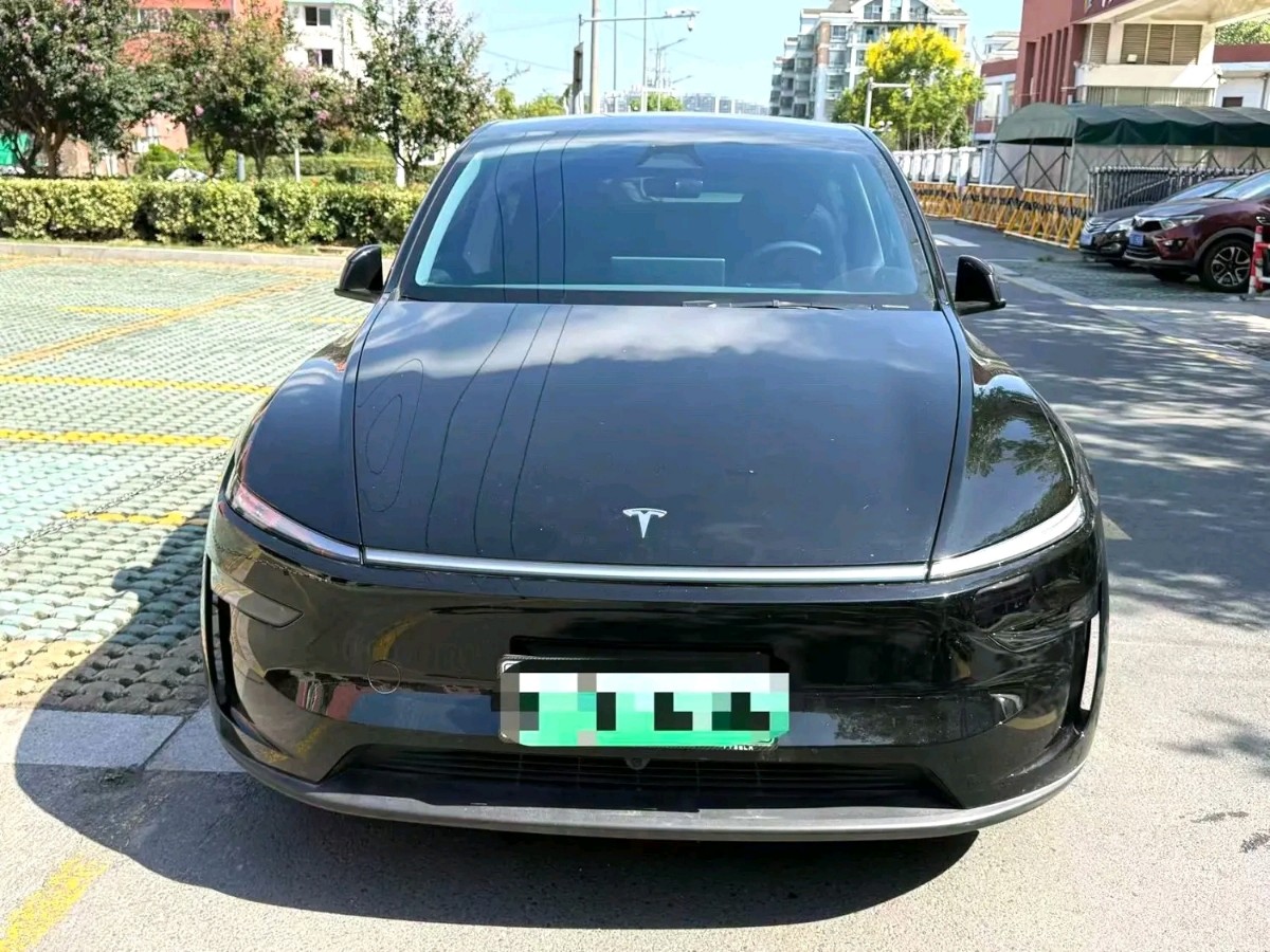 Tesla Model Y 2026 #2 Tesla Model Y 2026 car image #2