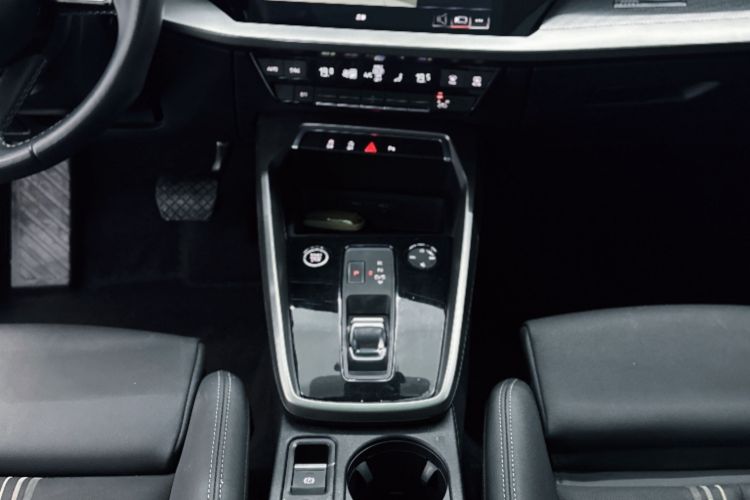 Audi A3 2023 #10 Audi A3 2023 صورة سيارة #10