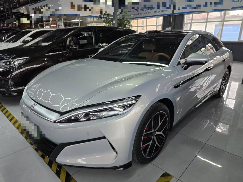 BYD HanL 2025 BYD HanL 2025 car image