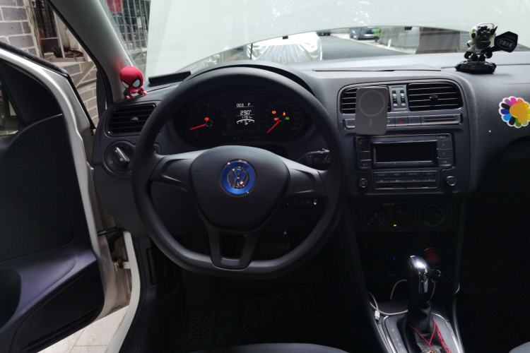 Volkswagen Polo 2017 #11 Volkswagen Polo 2017 car image #11