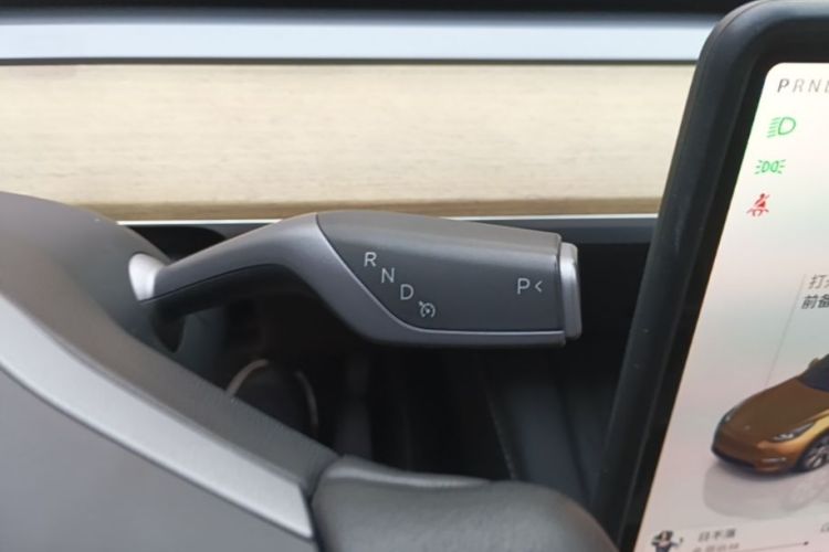 Tesla Model Y 2023 #18 Tesla Model Y 2023 car image #18