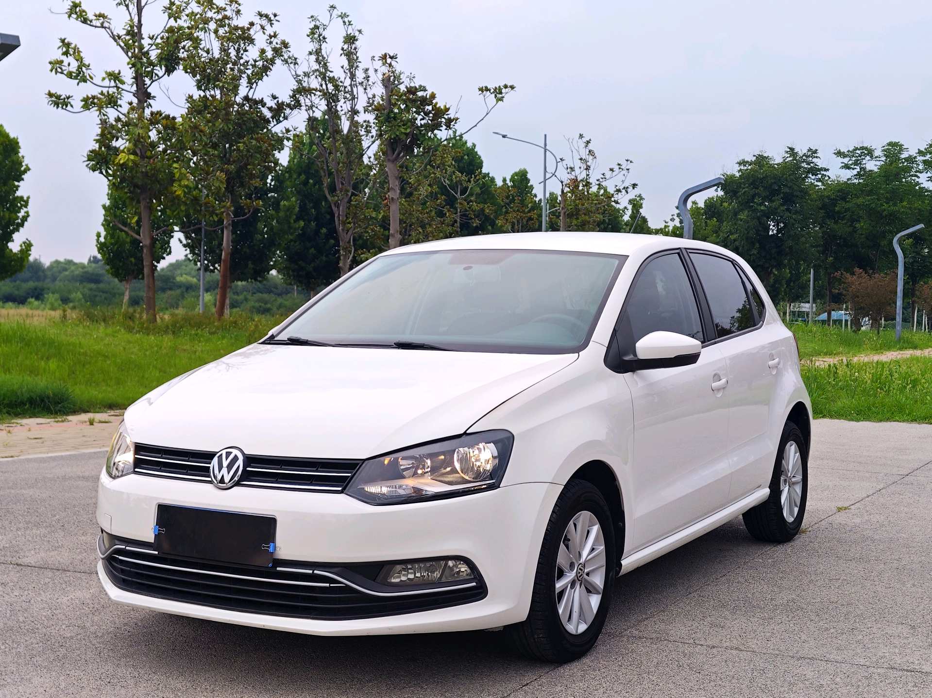 Volkswagen Polo 2017 Volkswagen Polo 2017 car image