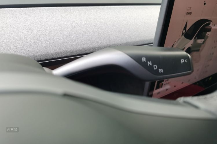 Tesla Model Y 2024 immagine di auto #16