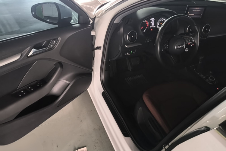 Audi A3 2019 car image #16