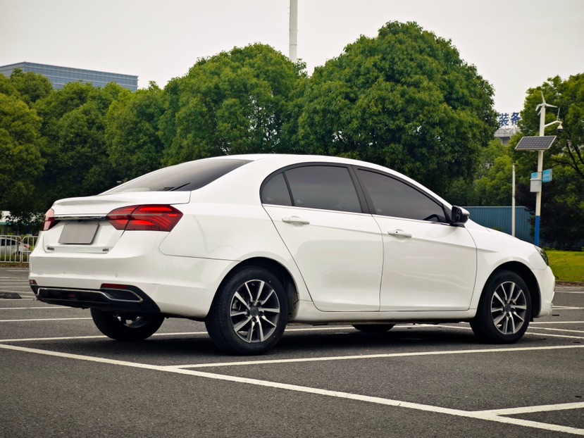 GEELY Emgrand 2019 car image #4
