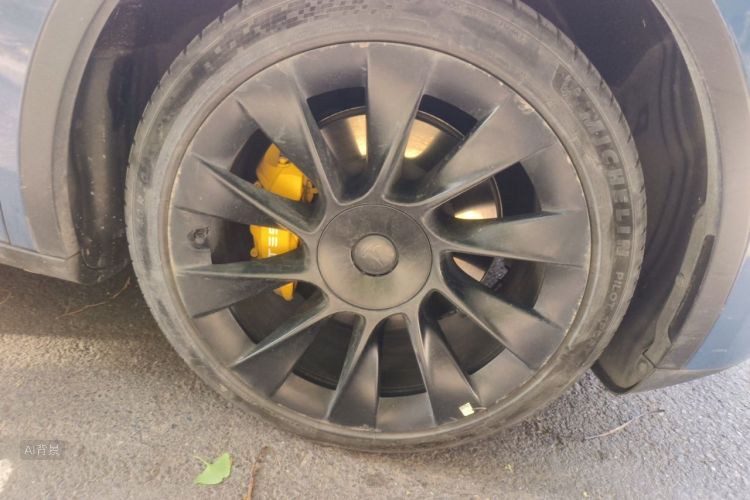 Tesla Model Y 2022 car image #9