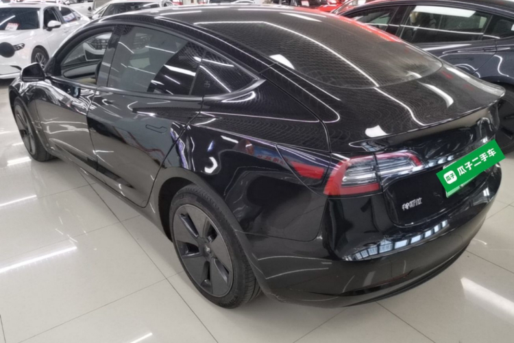 Tesla Model 3 2023 صورة سيارة #5