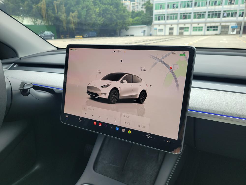 Tesla Model Y 2023 #14 Tesla Model Y 2023 car image #14