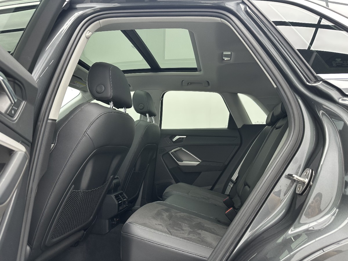 Audi Q3 2022 car image #6