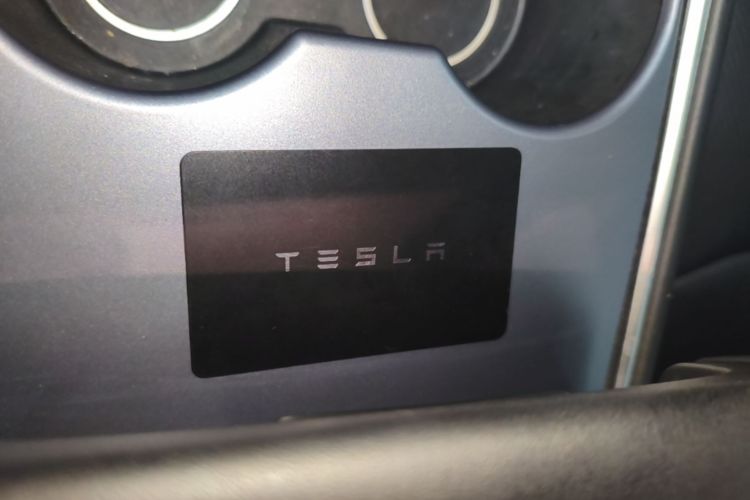 Tesla Model Y 2023 #9 Tesla Model Y 2023 car image #9