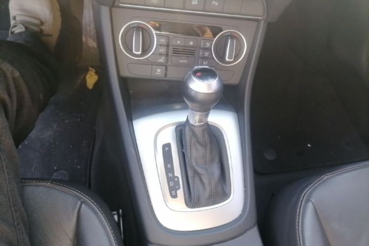 Audi Q3 2016 imagem de carro #16