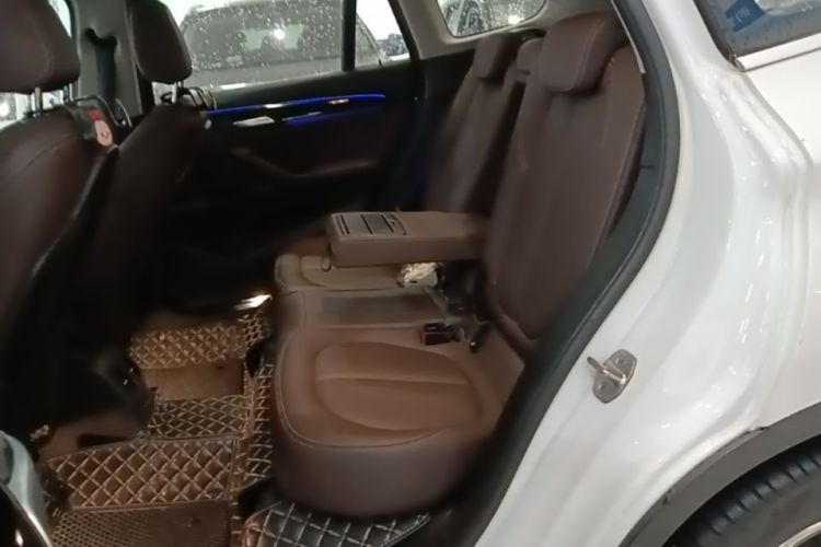 BMW X1 2020 car image #13