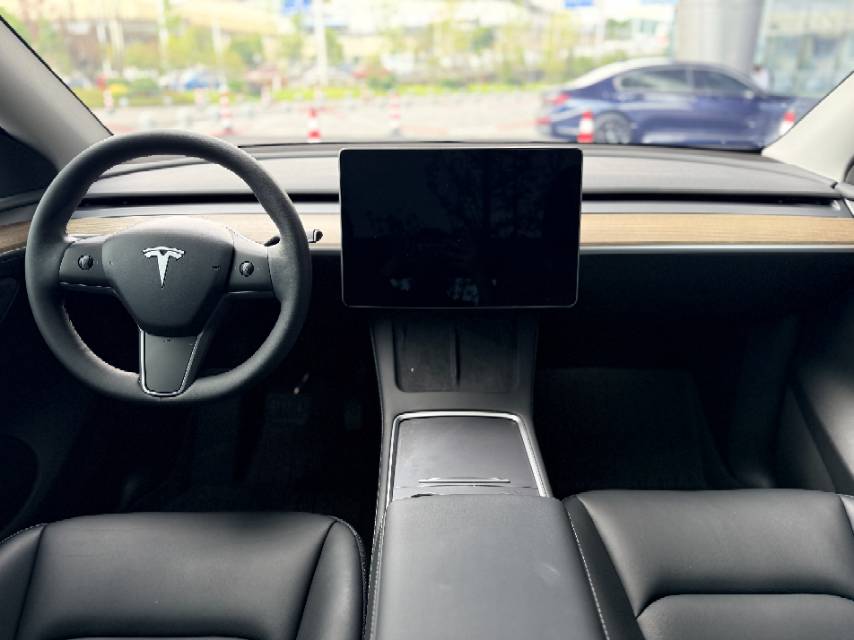 Tesla Model Y 2023 #8 Tesla Model Y 2023 car image #8
