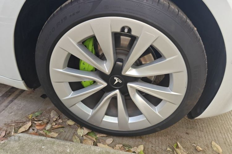 Tesla Model 3 2022 car image #9