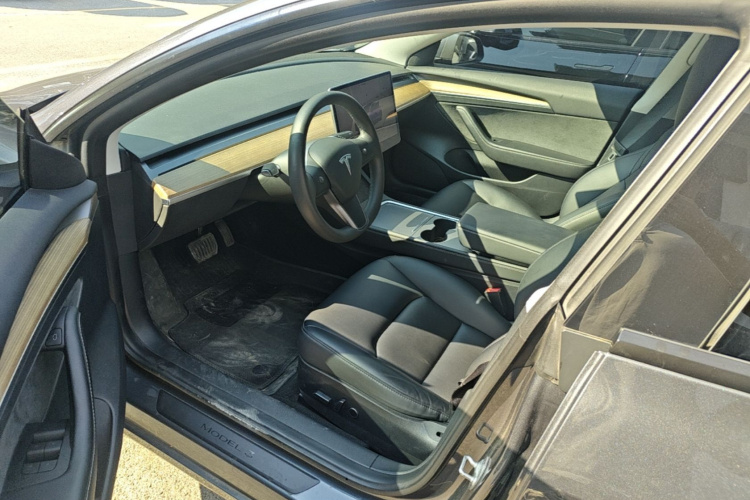 Tesla Model 3 2023 imagen de coche #16