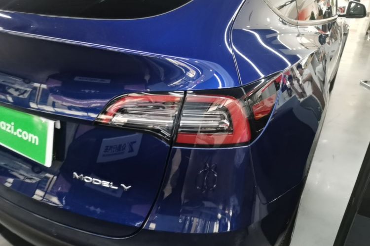 Tesla Model Y 2022 #8 Tesla Model Y 2022 car image #8