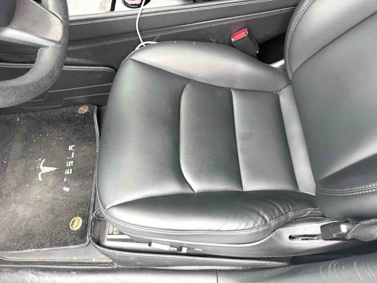 Tesla Model Y 2022 #4 Tesla Model Y 2022 car image #4