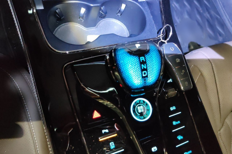 BYD Han 2022 car image #18