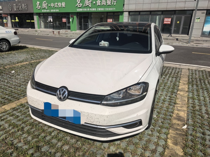 Volkswagen Golf 2020 car image 